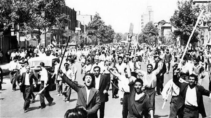 تا چنين سيل طلا از خاک ايران مي رود…...