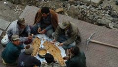کارگران در برزخ نان شب‌ رها شده اند