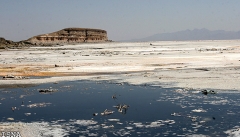 ریختن آب به دریاچه ارومیه، خیانت است