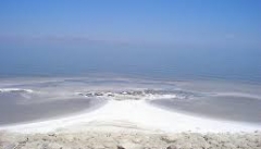 آب دریاچه ارومیه هر روز کم‌تر می‌شود