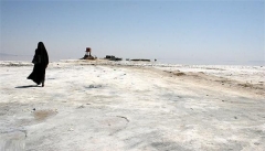 خشکی دریاچه ارومیه بیابانی به وسعت ۵۷۰ هزارهکتار