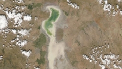دریاچه وان بی خبرازرسالت سیراب کردن  دریاچه تشنه ارومیه
