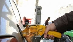 تک نرخی شدن بنزین بار اقتصادی مضاعف بر دوش مردم