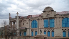 کاخ موزه ای که گردشگران بازار مرزی ماکو را به باغچه  جوق سوق می دهد