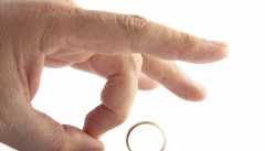 کاهش ازدواج و افزایش طلاق در کشور نگران کننده است