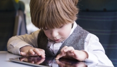 خطرات تکنولوژی برای کودکان را جدی بگیریم