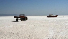 عواقب خشکی دریاچه ارومیه زندگی ۱۵ میلیون نفر را تهدید می کند