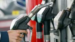 تبعات تصمیم دولت در افزایش نیافتن قیمت بنزین