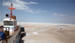 خشکی دریاچه ارومیه کل کشور را تبدیل به کویر نمک می کند