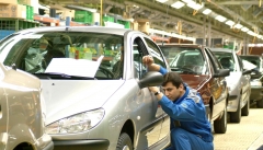 وزارت صنعت بدون تحقیق احتکار خودروسازان را رد کرد