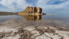 ۱۴ میلیون انسان با خشکی دریاچه ارومیه در معرض سرطان قرار می گیرند