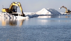 باید از محل فروش نمک برای احیای دریاچه ارومیه درآمدزآیی شود