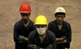 کارگران در ناامیدی از بهبود اوضاع معیشت مشغول کارند