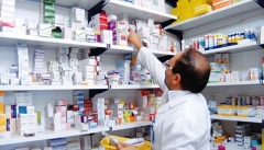 طرح عرضه متادون در داروخانه‌ها ابزاری برای کشاندن معتادان به مطب‌ها است