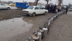 مسئولان به صف¬های طولانی گاز مایع در آذربایجان غربی نگاه هم نمی کنند