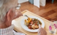 سوء تغذیه  در سالمندان با احساس تنهایی