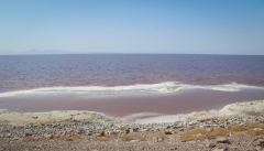 مرکز ارزیابی احیاء دریاچه ارومیه در ۳۰ کیلومتری این شهر فعالیت می‌کند