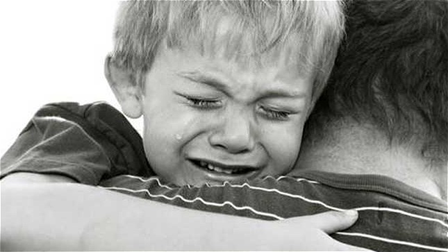 کودکان و تجربه سوگ: چگونه بايد در کنارشان بود