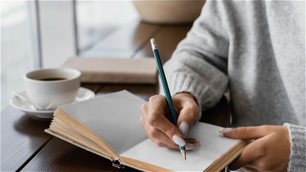 از هر 100 نويسنده يک نفر آثار پرمخاطبي دارد 