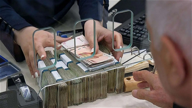 تصميمگيريهاي کلان در جاي ديگري جز دولت صورت ميگيرد