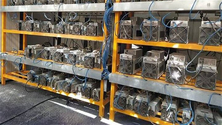 جمع‌آوری ۸۷ دستگاه ماینر غیرمجاز در آذربایجان‌غربی طی سال جاری