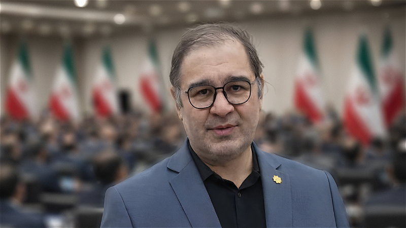 حاکميت استان پيش پاي بوروکراسي غلط مرکزگرا قرباني مي‌شود!