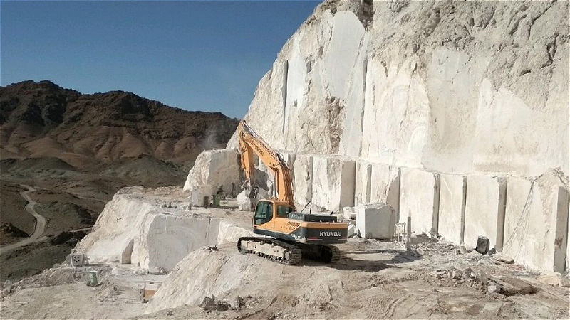 فعاليت معادن آذربايجان‌غربي  نيازمند بررسي و تعيين تکليف است