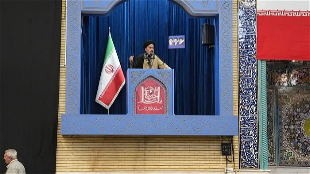 مسئولان بايد براي رفع مشکلات راهکار داشته باشند
