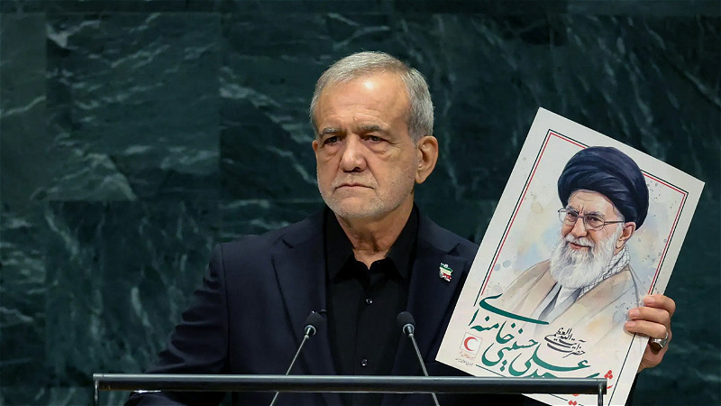 در ستايش مردي که در ميان طوفان ايستاد و صداي حقيقت را به گوش جهان رساند