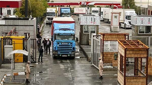 ۱۲۰ هزار دستگاه ناوگان باری از پایانه مرزی بازرگان تردد کرده‌اند