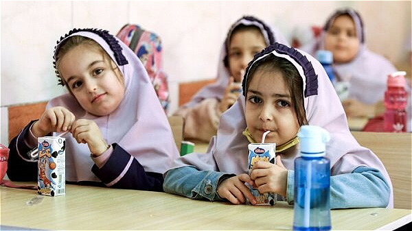 تغذیه رایگان بین۳۷۶هزار دانشآموز ابتدایی آذربایجان غربی توزیع می شود