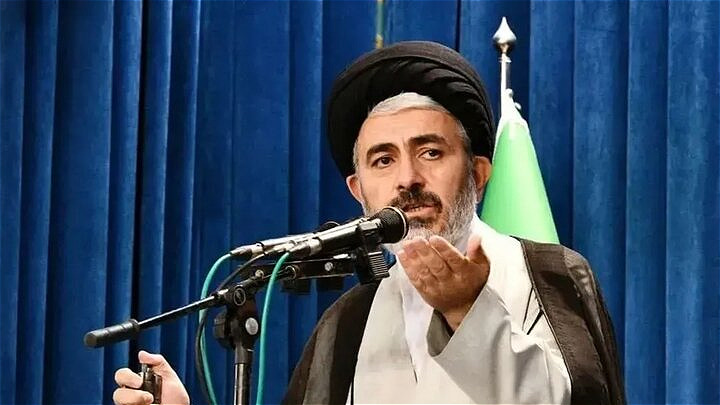 دشمنان به دنبال تضعيف و از بين بردن کشور هستند
