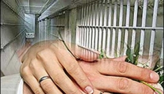 زندان‌ها پر است فقرا ازدواج نکنند!/