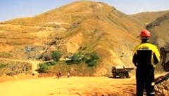 کارگران معدن زرشوران در وضعیت نابسامان به سر می برند