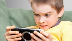 والدین برای امنیت فرزندان در فضای مجازی چگونه رفتار کنند