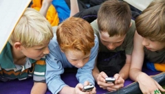 خطر پنهان اینترنت برای دانش آموزان و نوجوانان