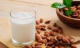 فواید و مضرات شیربادام و تبعات جایگزینی با شیرگاو