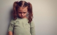 قهر کردن کودکان با رفتار قاطع والدین از بین می‌رود