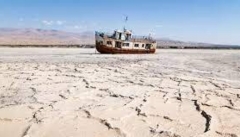 هرگونه تصمیم گیری برای احیای دریاچه ارومیه منوط  به شرایط معیشتی مردم باشد