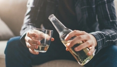 عوارض الکل عوارض جبران ناپذیر مصرف نوشیدنی‌های  الکلی تن‌تان را خواهد لرزاند!