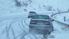 کولاک برف تردد در جاده مهاباد به بوکان را با مشکل مواجه کرد