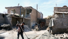 پرونده بازسازی مناطق زلزله‌زده خوی  باید تا پایان تابستان بسته شود