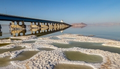 افزایش دما و برداشت از آبخوان‌ها حوضه آبریز دریاچه ارومیه را دچار مشکل کرده است