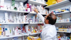 کنترل ۳۰ درصد از بازار داروی کشور در دست نهادهای شبه دولتی