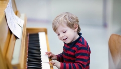 امیدآفرینی در موسیقی کودک مورد توجه قرار گیرد