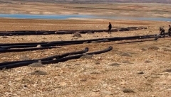 جمع آوری لوله های انتقال آب غیر مجاز از مخزن سد شهرچای به اراضی دیم منطقه